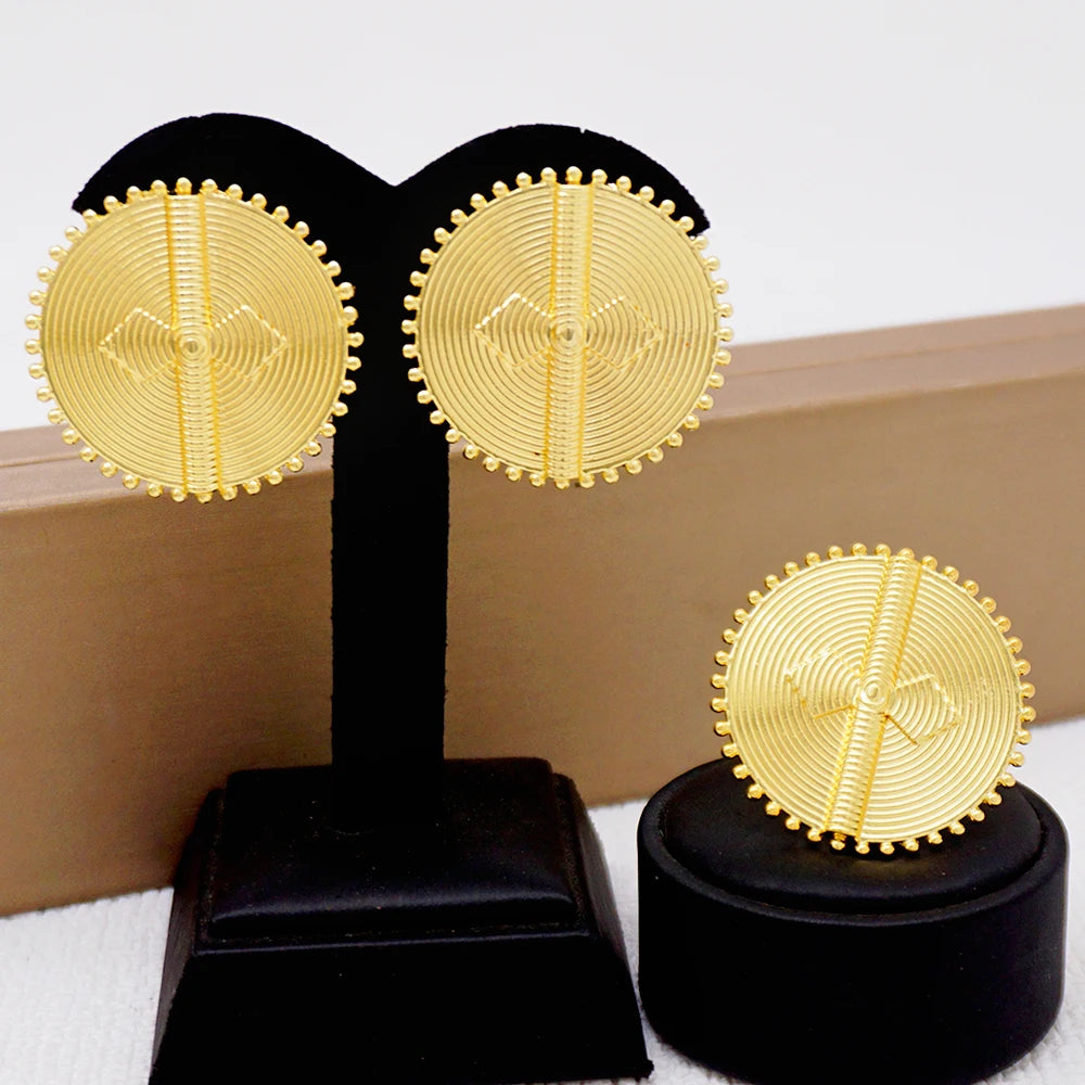 Parure Akosua Gold Dome (boucles d'oreilles et bague)