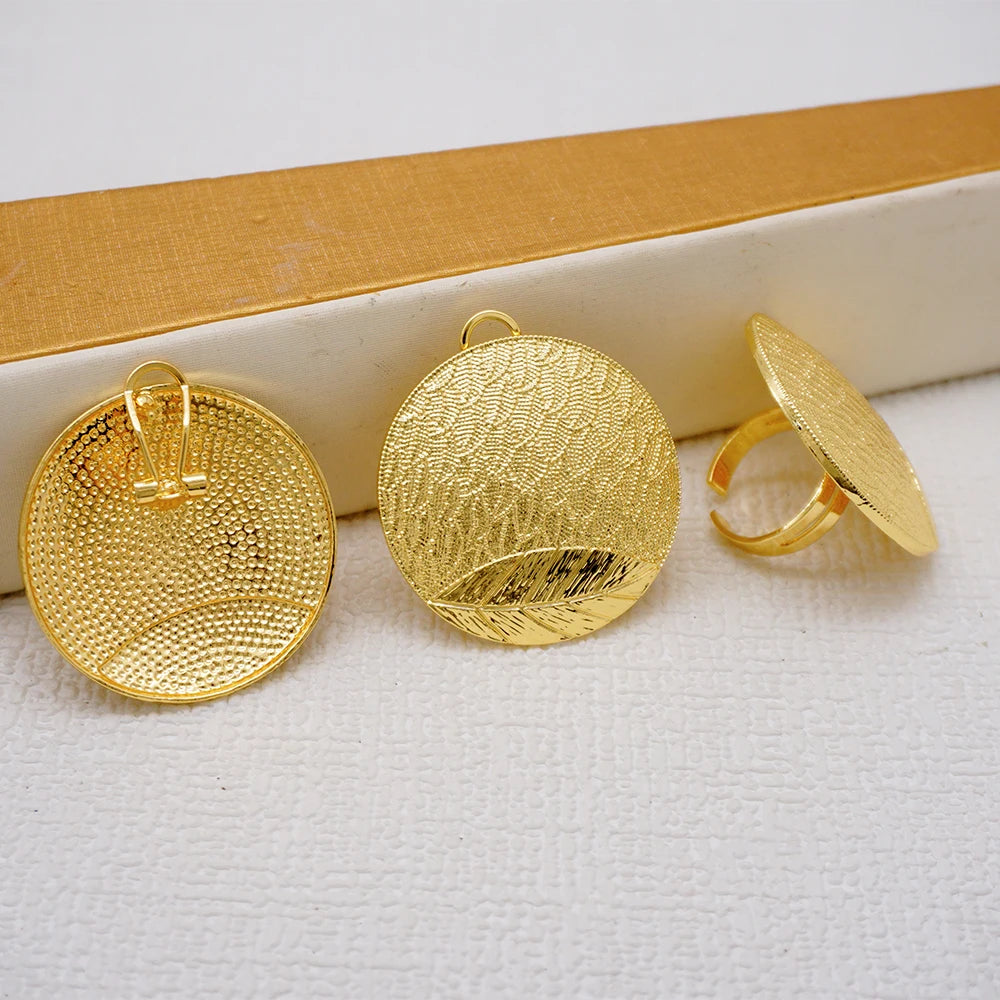 Parure Akosua Gold Dome (boucles d'oreilles et bague)