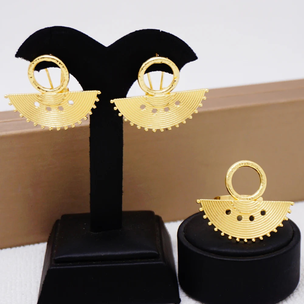 Parure Akosua Gold Dome (boucles d'oreilles et bague)