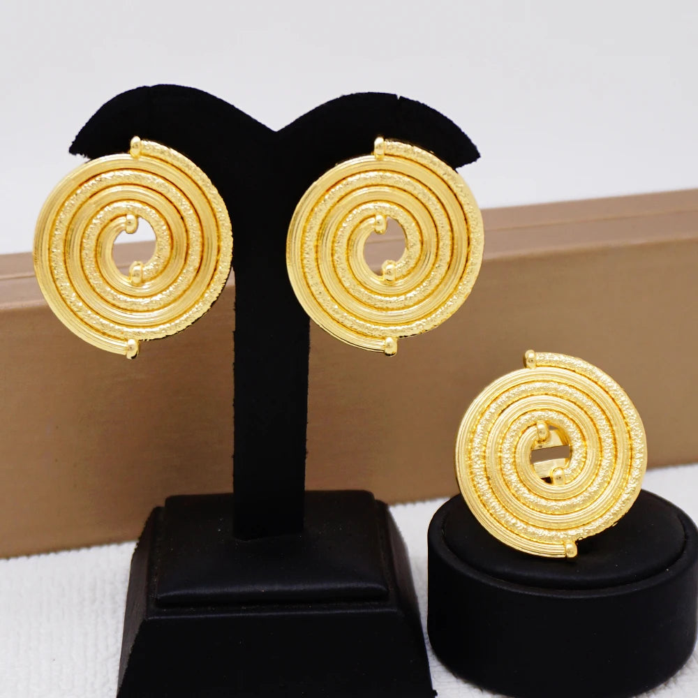 Parure Akosua Gold Dome (boucles d'oreilles et bague)