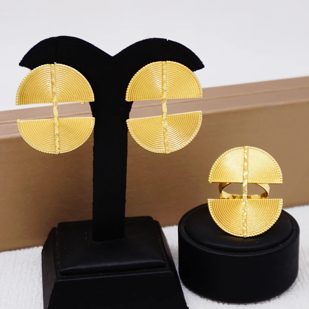 Parure Akosua Gold Dome (boucles d'oreilles et bague)